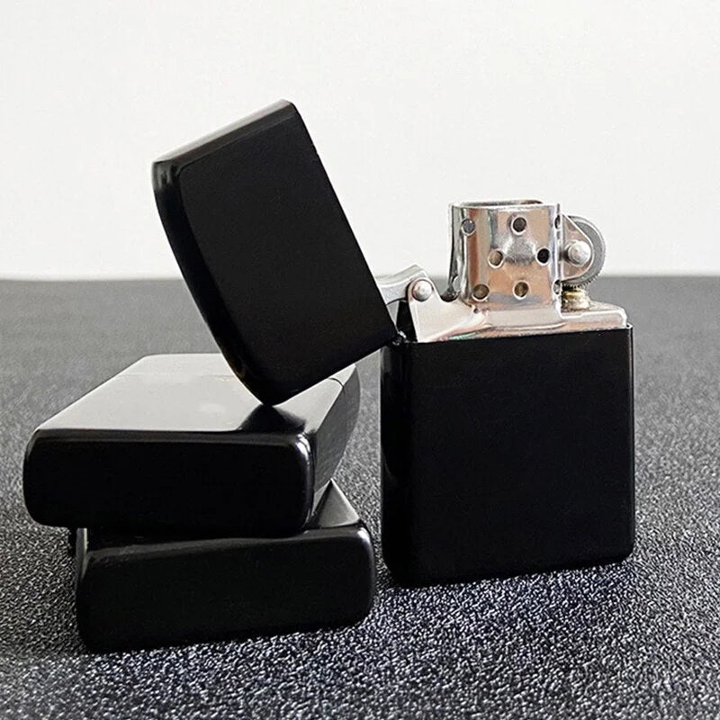 Zippo Classic Lighter – Windproof Flip-Top