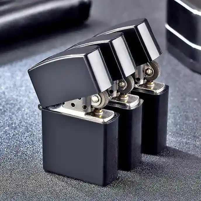 Zippo Classic Lighter – Windproof Flip-Top